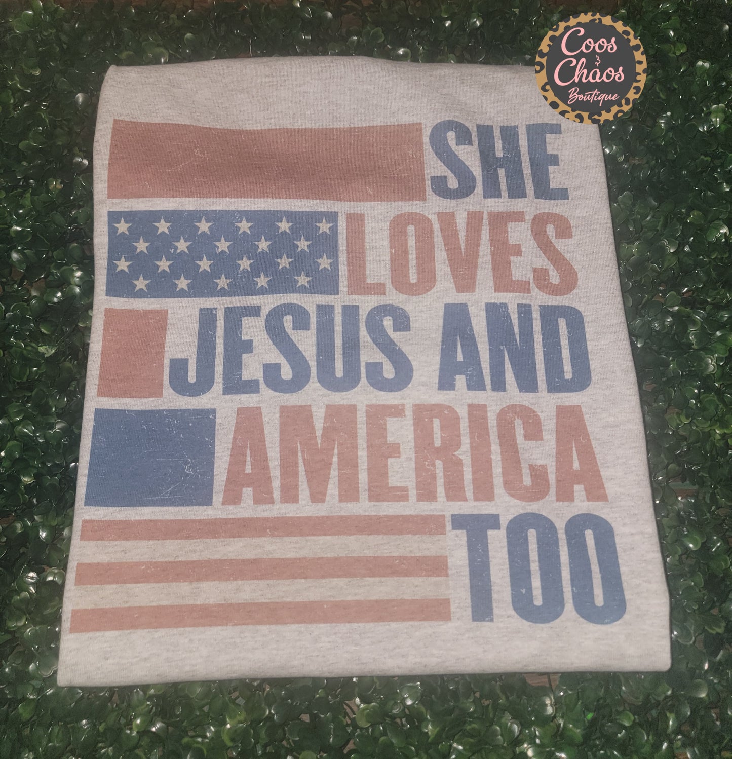 Loves JESUS-Tee